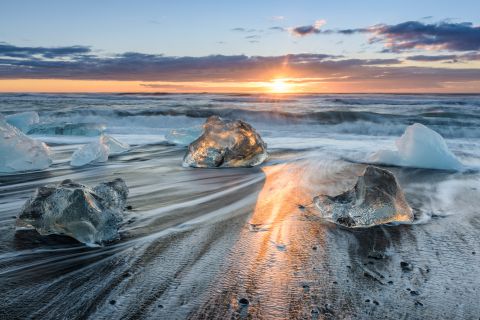 Dynamische zee in IJsland